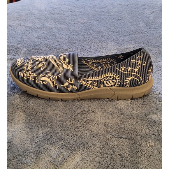 Bare Traps Women's Slip-on Cloth Shoes sz. 10M Blue Paisley - Picture 7 of 11